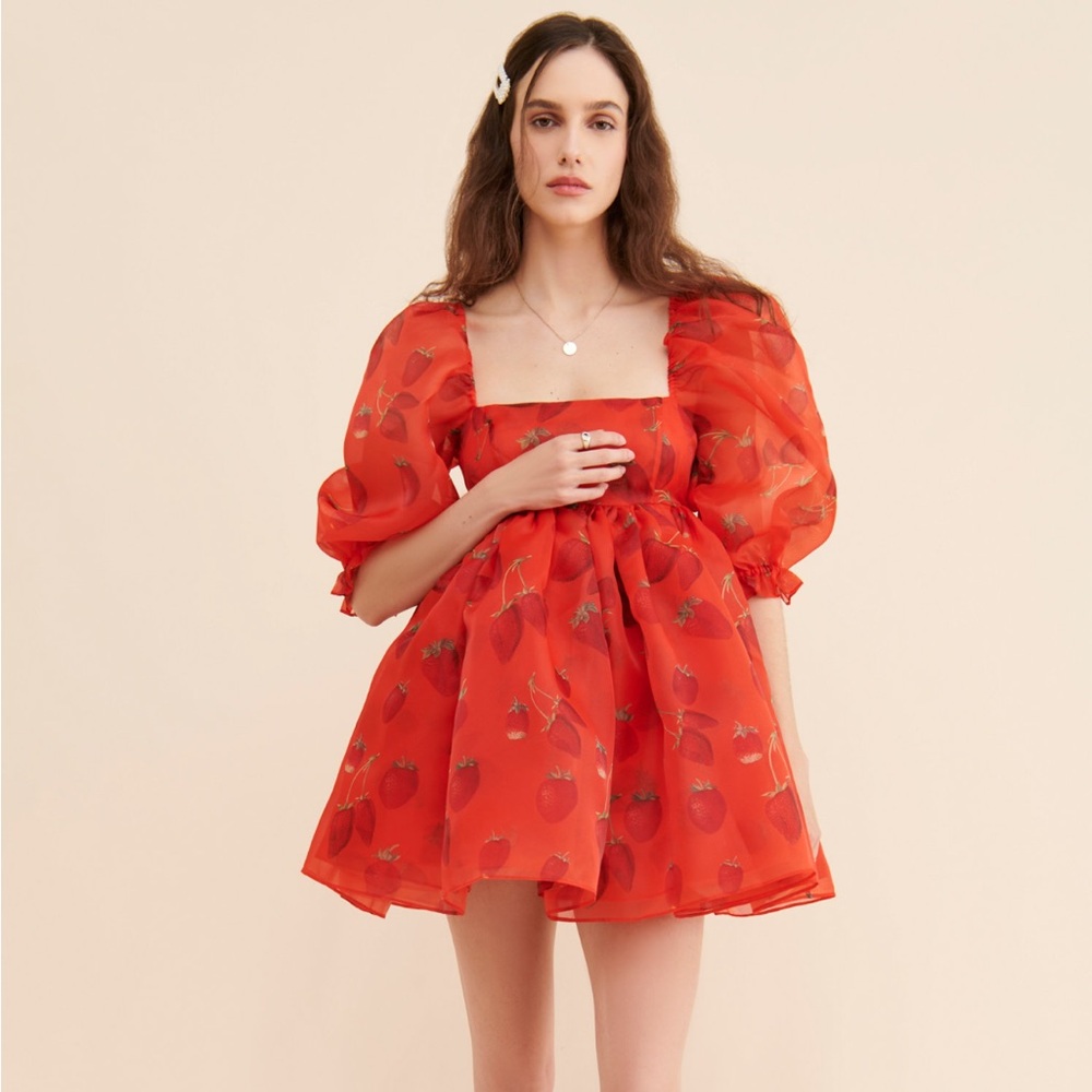 Selkie Strawberry 🍓 Puff dress
